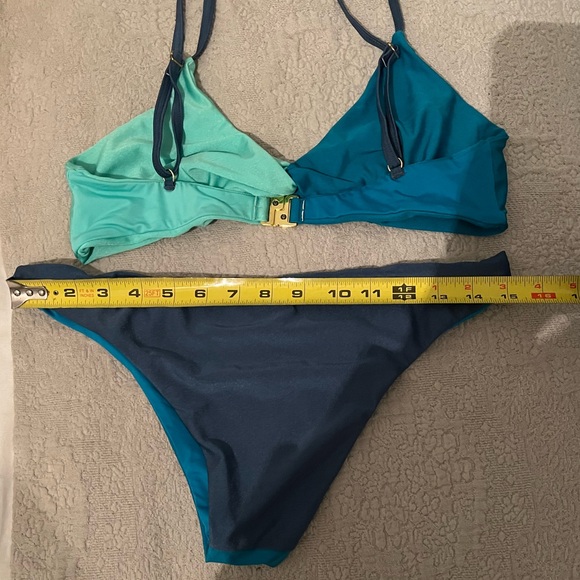 Mink Pink Never Worn - new without tags two tone blue bikini w/adjustable straps - Picture 6 of 9